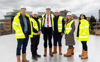 Gavin Board, John Kelly, Mayor Tony Page, Cllr Mohammed Ayub, Cllr Karen Rowland and Mandeep Dhadwal at the topping out ceremony for 40 flats made by Abri in Caversham Road, Reading. Credit: Abri
