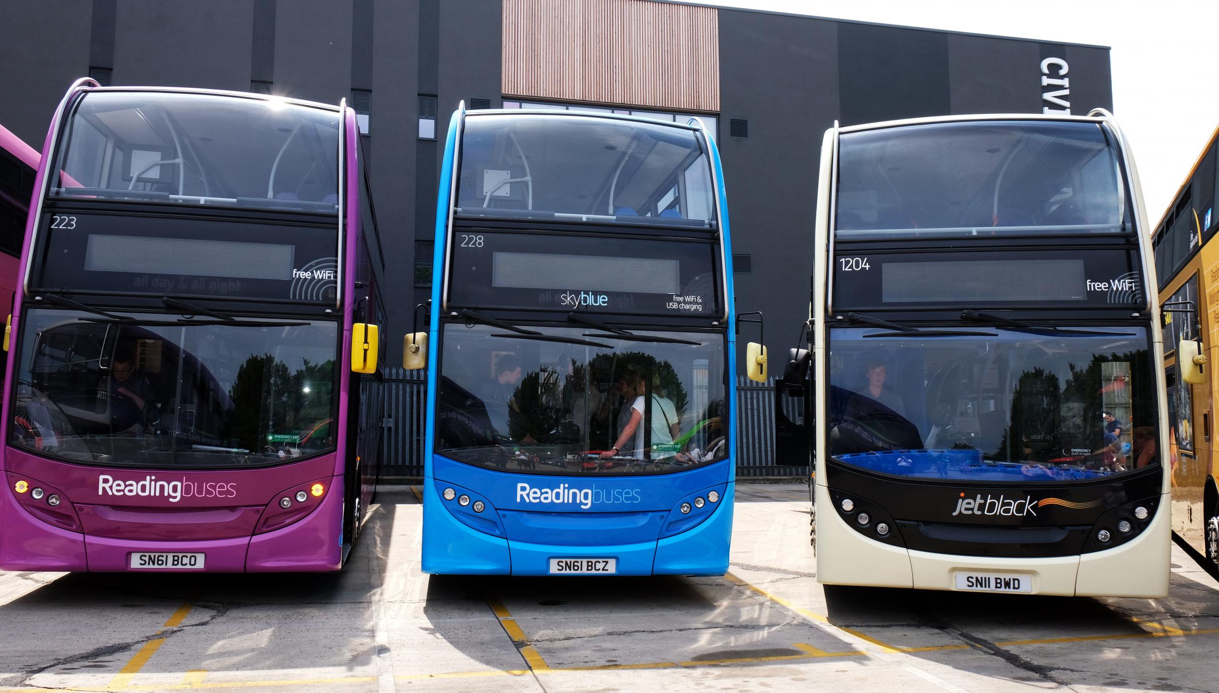 1806103 Reading Buses Open Day 2018 - Pictures: Mike Swift.