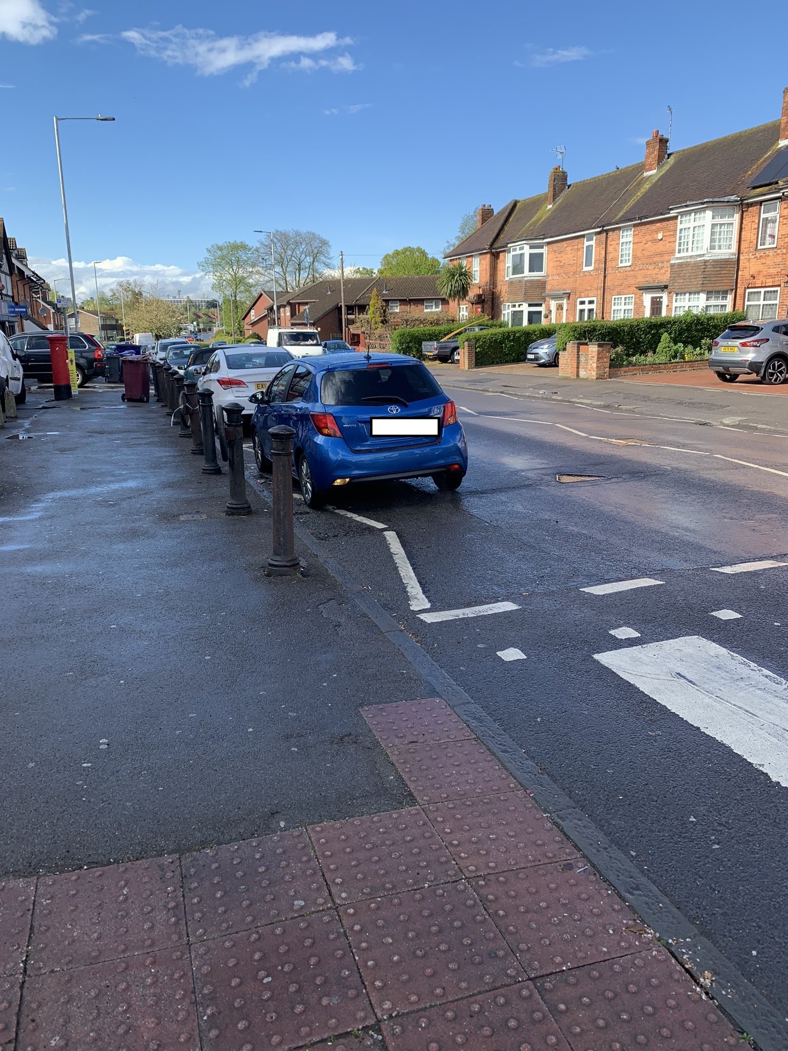 Cars parked illegally in Reading. Images via Oli Butler