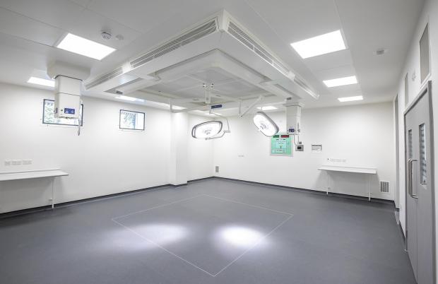 Reading Chronicle: An operating theatre at New Heatherwood Hospital