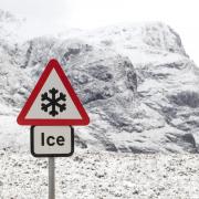 Met Office issues yellow weather warning for ice in Bucks today
