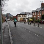 A Deliveroo cyclist chose not to use the Sidmouth Street cycle lane. Credit: KMC Transport Planning