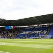 What percentage of Reading regularly attends matches at SCL Stadium?