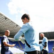 Unsigned goalkeeper makes surprise appearance at open training session