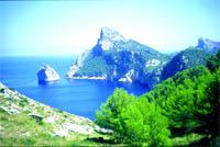 Chronique de lecture : MAJESTIC MAJORQUE : la vue depuis les falaises au-dessus de Formentor